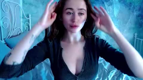 Lina online show from December 19, 9:34 am