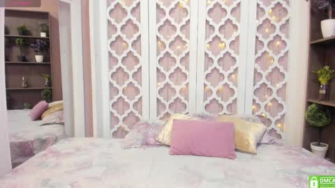 Snapshot of iriis_rosse chatting on January 18, 8:40 pm Iris Rosse online show from January 18, 8:40 pm