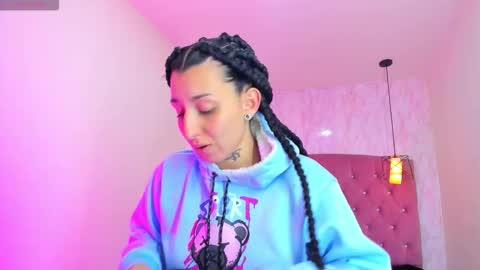 iris_77 online show from November 27, 11:24 am