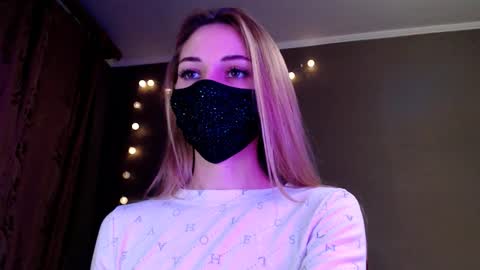 Lily online show from January 18, 3:30 pm