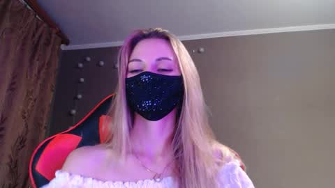 Snapshot of iris_lave chatting on October 21, 6:01 pm Lily online show from October 21, 6:01 pm