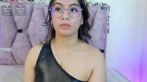 Snapshot of iris_mandarinne chatting on October 28, 8:25 pm Iris online show from October 28, 8:25 pm