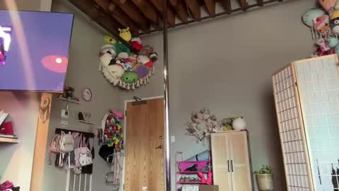 iris online show from March 11, 7:36 pm