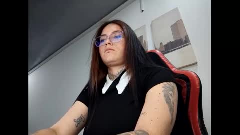 iriss_cardenas online show from April 1, 9:23 pm