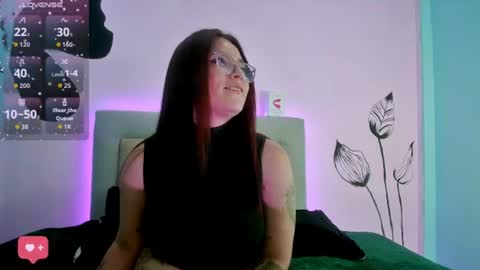 iriss_cardenas online show from June 17, 8:43 pm