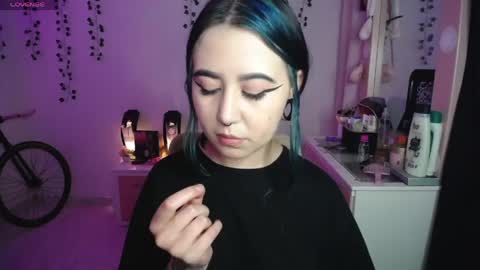 Iris  online show from April 19, 4:45 am