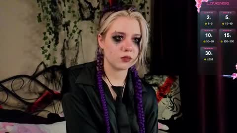 I am Cutie Iris3 online show from October 31, 10:30 am