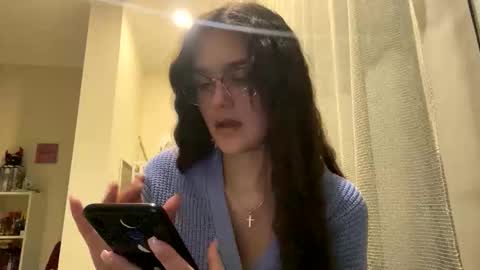 irisss31 online show from March 15, 7:05 pm