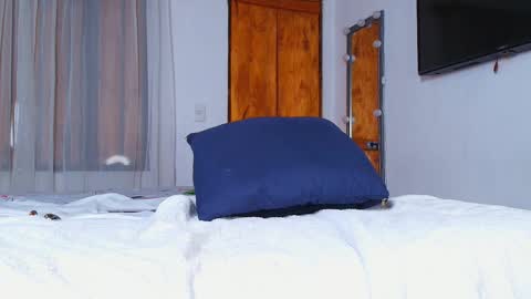 Isa online show from November 25, 11:27 pm