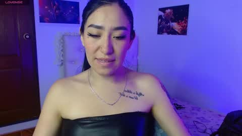 Isa online show from December 5, 5:50 pm