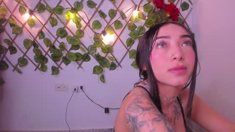 Snapshot of isa_redhair_ chatting on December 7, 5:15 am .... Connection time 900 pm to 500 amRest days Wednesday and Saturday online show from December 7, 5:15 am