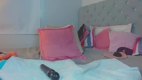 isabela online show from January 13, 7:29 pm