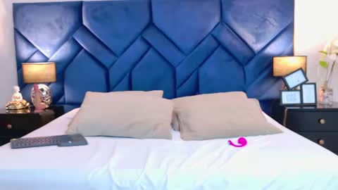 IsabelaCampbell online show from July 14, 7:18 pm