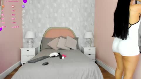 isabella__milf online show from April 19, 12:05 pm