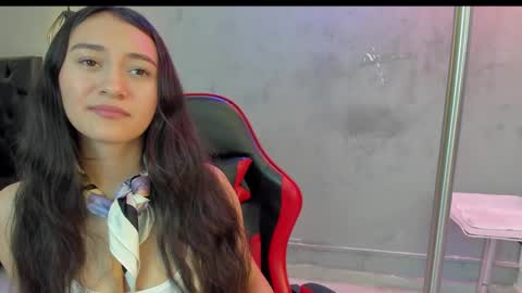 Isabella Nowa online show from January 17, 11:40 am