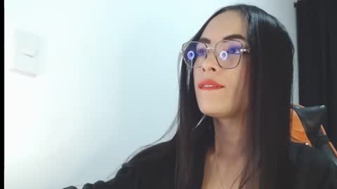isabella_piercee online show from June 24, 6:56 am