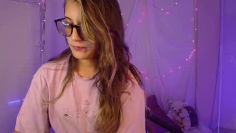Snapshot of isabella_rross chatting on October 8, 1:21 am Isabella Rros online show from October 8, 1:21 am