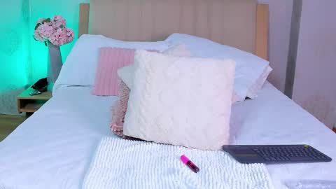 isabella_winkler online show from October 25, 6:04 pm