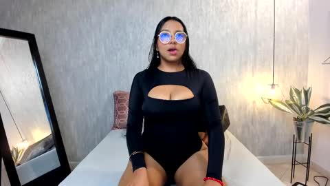 Snapshot of isabella_zc chatting on February 20, 11:53 am isabella zc online show from February 20, 11:53 am