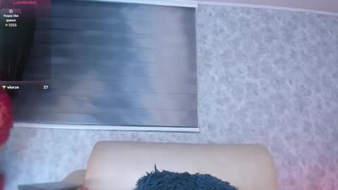 isabellaa23 online show from December 1, 2:31 pm