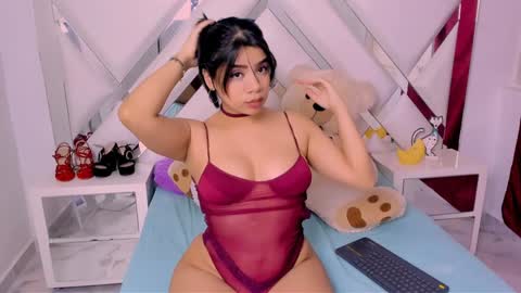 ISABELLA  online show from January 11, 9:57 pm