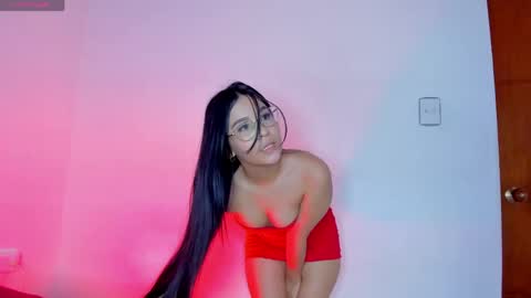 isabelladol online show from May 1, 1:25 pm