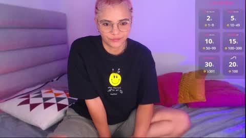 Snapshot of isabellamoutt chatting on September 8, 3:22 pm Isabella Mout  online show from September 8, 3:22 pm