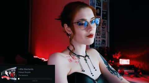 Madame Isabelle online show from October 22, 4:12 pm