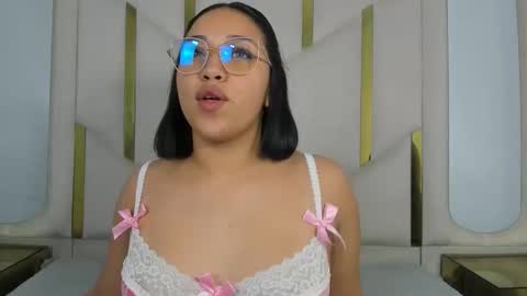 isabellrodriguez18 online show from November 9, 7:59 am