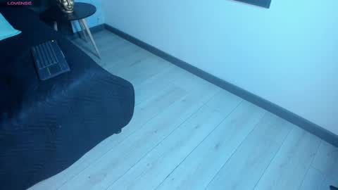 I S A  S AN D E R S  online show from November 8, 7:19 pm