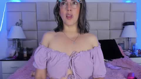 Snapshot of isis_loveyes_ chatting on January 12, 6:59 pm Pauli online show from January 12, 6:59 pm
