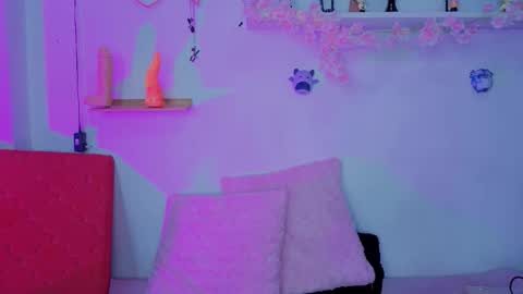 Snapshot of isisjones18 chatting on October 23, 7:42 pm Isisjones18 online show from October 23, 7:42 pm