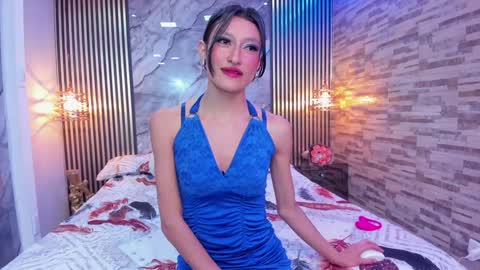 Isla  online show from December 12, 1:28 pm