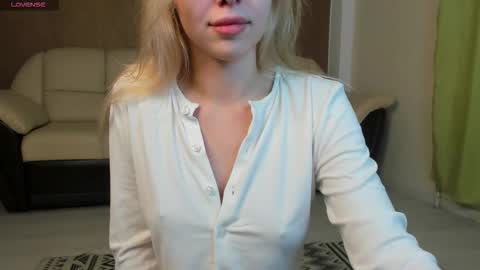 Snapshot of islanomi chatting on September 18, 6:06 pm Polly online show from September 18, 6:06 pm