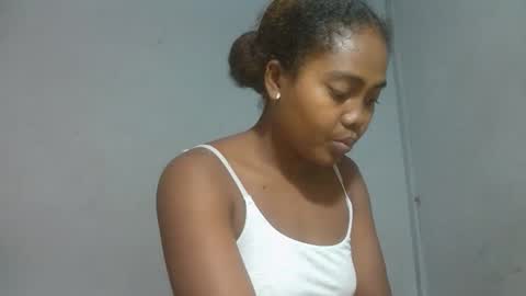 ismayrah online show from April 18, 12:46 am