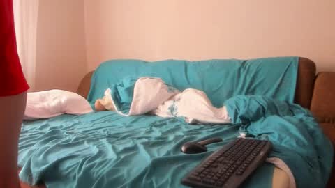 Issabelle online show from October 27, 7:15 am