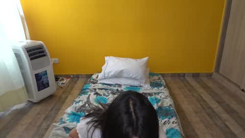Snapshot of its_jessi chatting on December 9, 6:57 pm Jessi online show from December 9, 6:57 pm