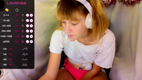 Lily online show from December 17, 9:49 pm
