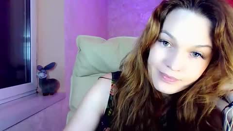 itslunaday online show from February 3, 7:18 pm