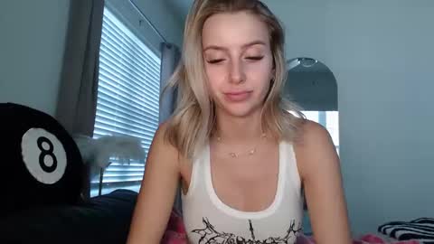 Alexis Rae online show from November 25, 6:31 pm