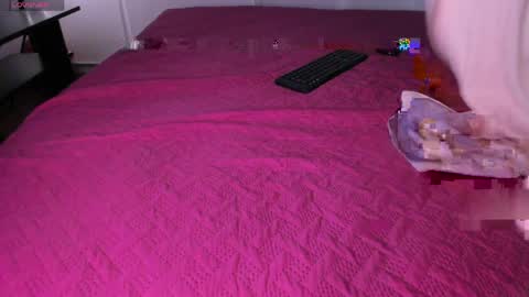 Moon online show from April 17, 9:50 pm