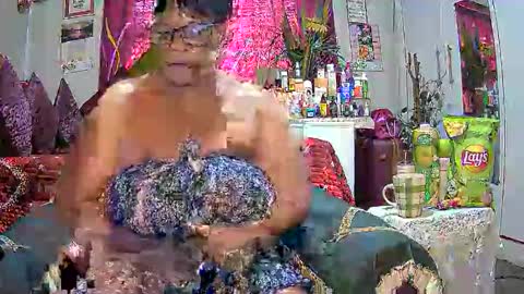 itumeleng74 online show from November 12, 6:22 am