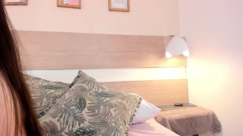 ivonnygrace online show from December 5, 7:15 pm