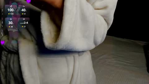 Ivy online show from April 9, 10:37 pm