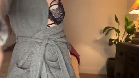 Ivy Rosie online show from February 4, 5:53 am