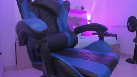 Iza online show from November 14, 1:22 pm