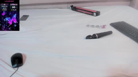 izelevans online show from March 15, 6:10 pm