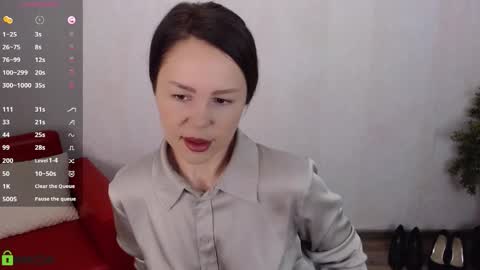 Queen of nylon  Victoria online show from November 24, 4:58 am