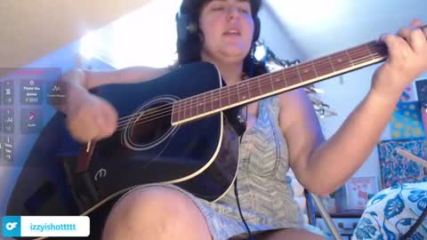 izzyishottttt online show from February 16, 10:20 pm