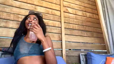 Jada online show from April 21, 11:45 pm